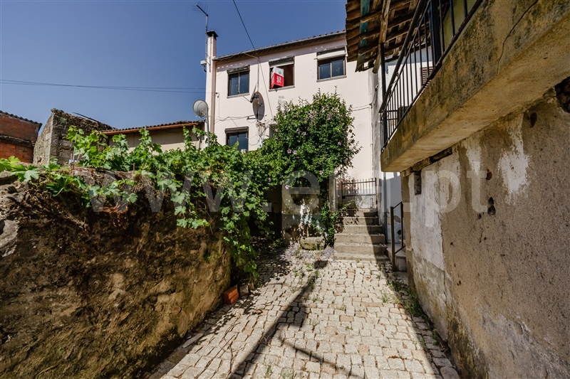 Moradia T2 / Fundão, Telhado
