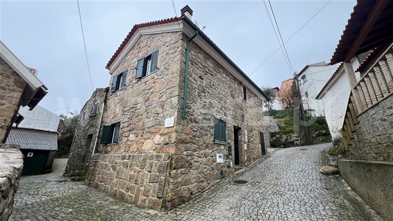 Moradia T2 / Gouveia, Mangualde da Serra