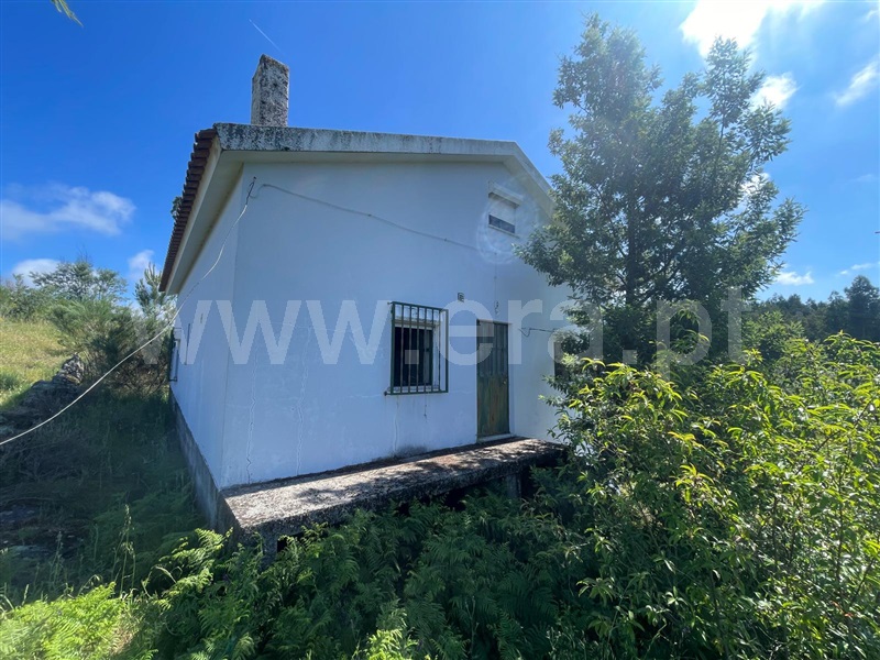 Moradia T2 / Gouveia, Moimenta da Serra e Vinhó