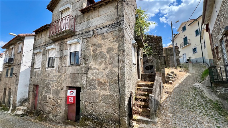 Moradia T2 / Gouveia, Nespereira
