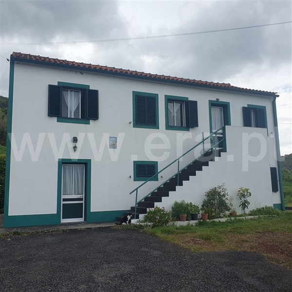 Moradia T2 / Horta, Ribeirinha