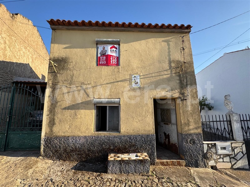 Moradia T2 / Idanha-a-Nova, Zebreira e Segura
