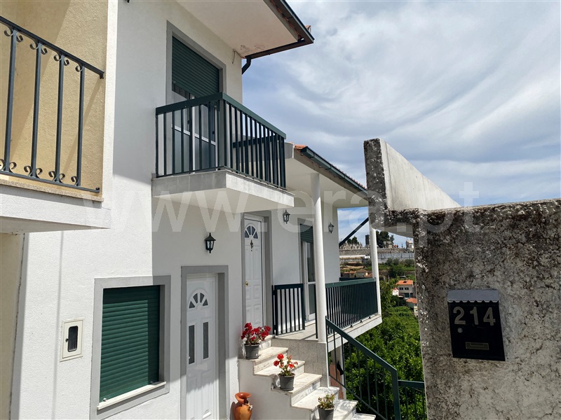 Moradia T2 / Lamego, Cambres