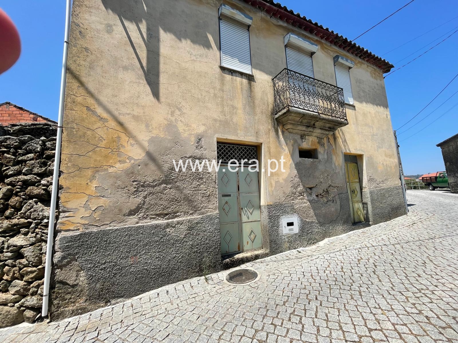 Moradia T2 / Mangualde, Santiago de Cassurrães e Póvoa de Cervães