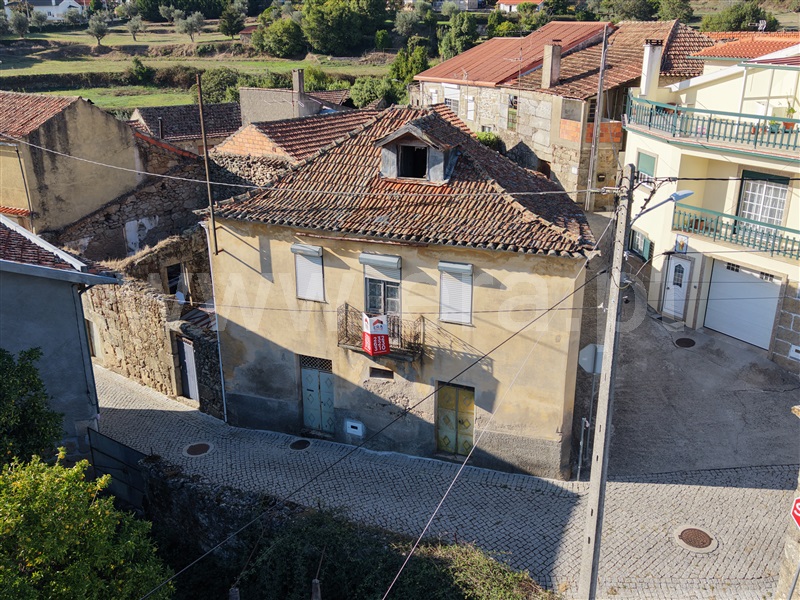 Moradia T2 em Santiago de Cassurrães e Póvoa de Cervães, €59.000