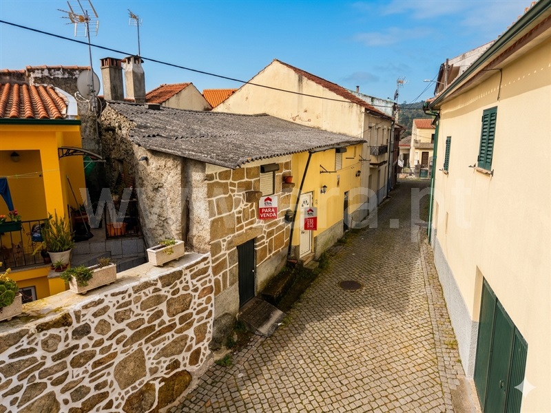 Moradia T2 / Mangualde, Tavares (Chãs, Várzea e Travanca)