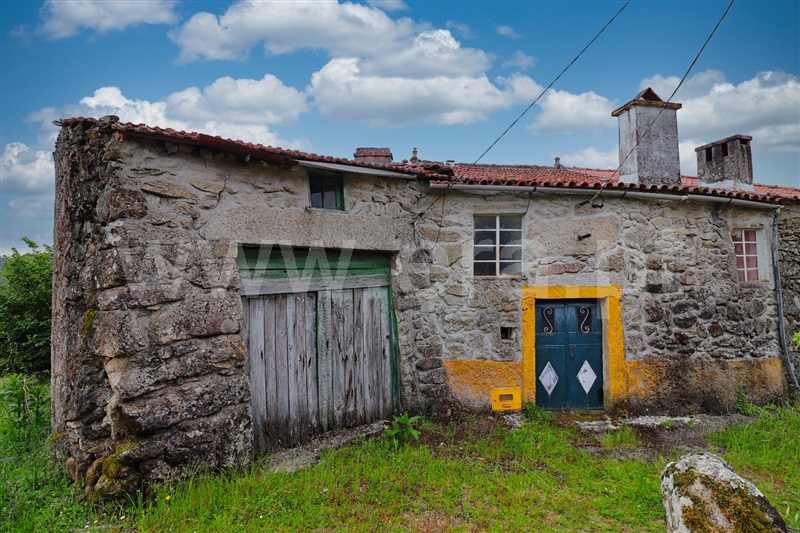 Moradia T2 / Mangualde, Tavares (Chãs, Várzea e Travanca)
