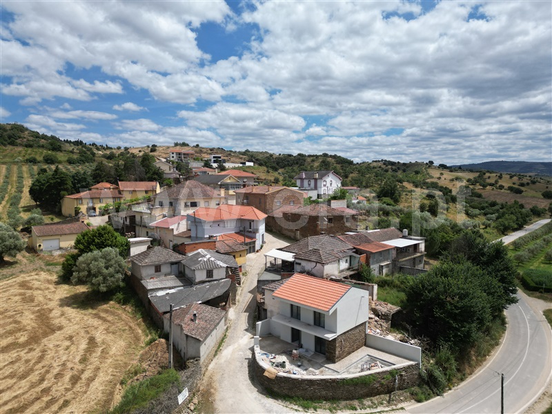 Moradia T2 com Jardim Mirandela, Mascarenhas - 1485445 - 2