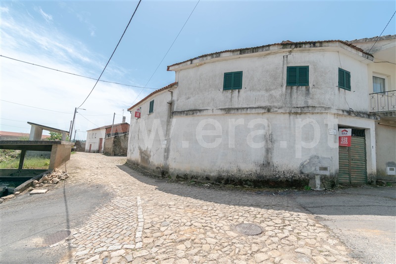 Moradia T2 / Murça, Jou