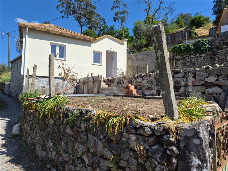 Moradia T2 à venda em Oliveira de Frades, Souto de Lafões e Sejães, Oliveira de Frades — foto 3