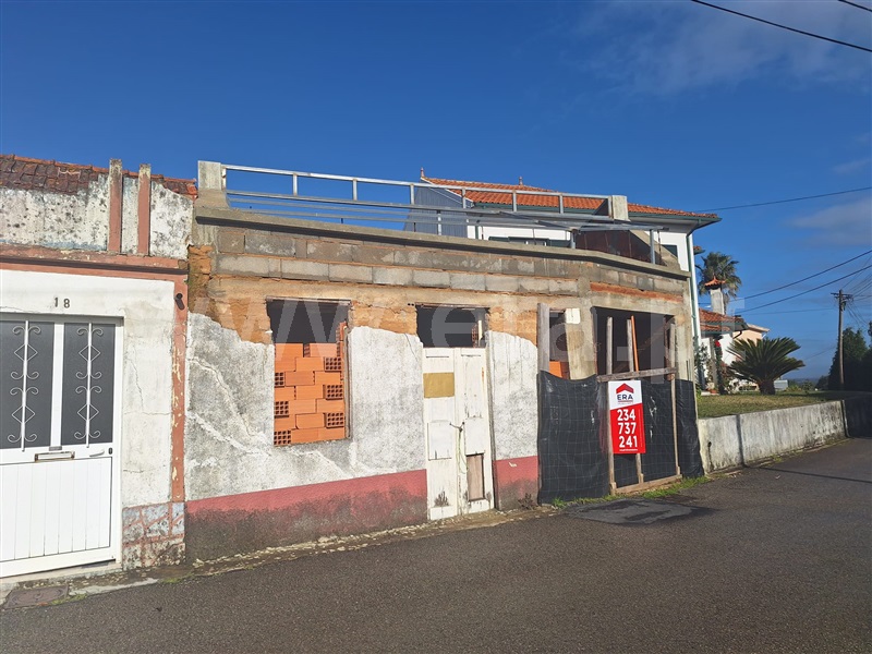 Moradia T2 / Oliveira do Bairro, Palhaça