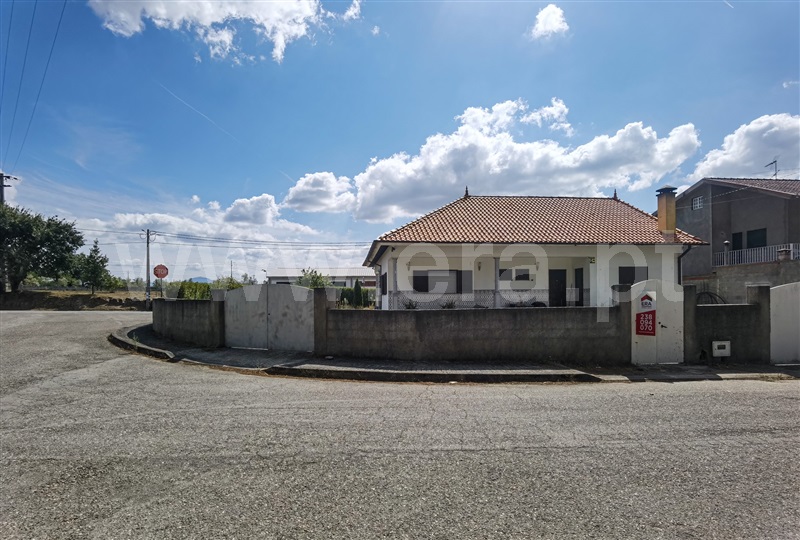 Moradia T2 / Oliveira do Hospital, Lagares