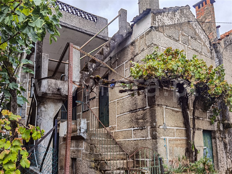 Moradia T2 / Oliveira do Hospital, Lajeosa