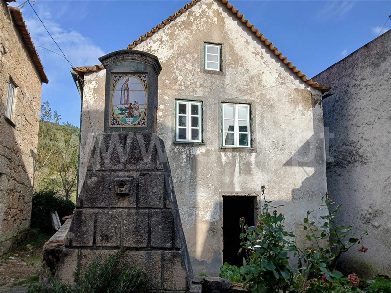 Moradia T2 / Oliveira do Hospital, Santo António do Alva