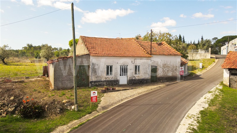 Moradia T2 / Ourém, Gondemaria e Olival