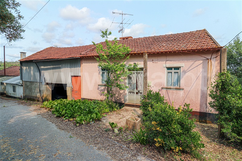 Moradia T2 / Ourém, Gondemaria e Olival