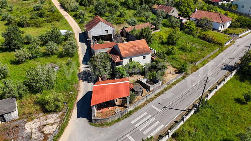 Moradia T2 / Ourém, Gondemaria e Olival