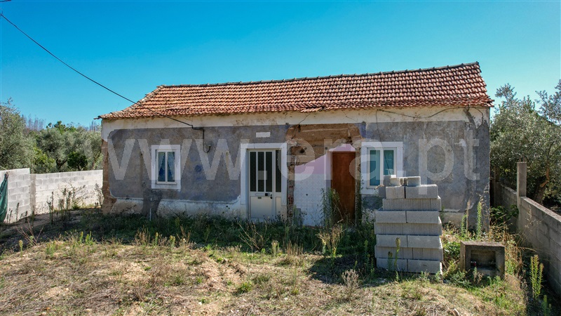 Moradia T2 Ourém, Rio de Couros e Casal dos Bernardos - 1424537 - 2