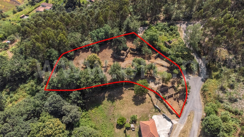 Moradia T2 / Paredes de Coura, Formariz e Ferreira
