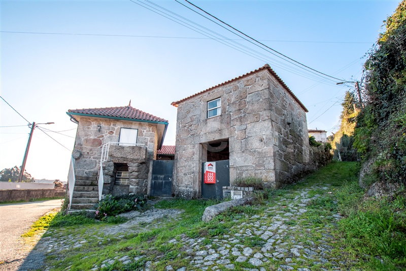 Moradia T2 / Paredes de Coura, Mozelos