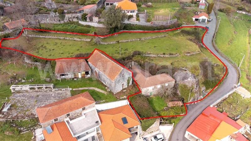 Moradia T2 / Paredes de Coura, Mozelos