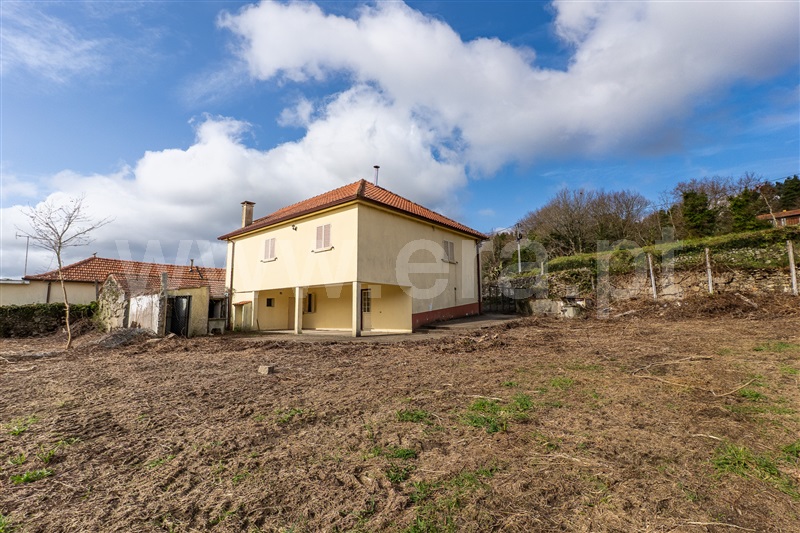 Moradia T2 / Paredes de Coura, Padornelo