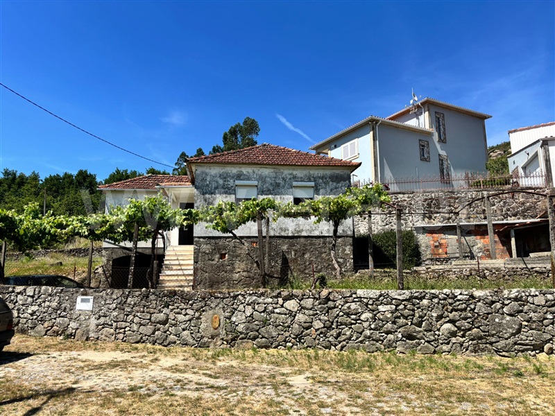 Moradia T2 / Paredes de Coura, Rubiães