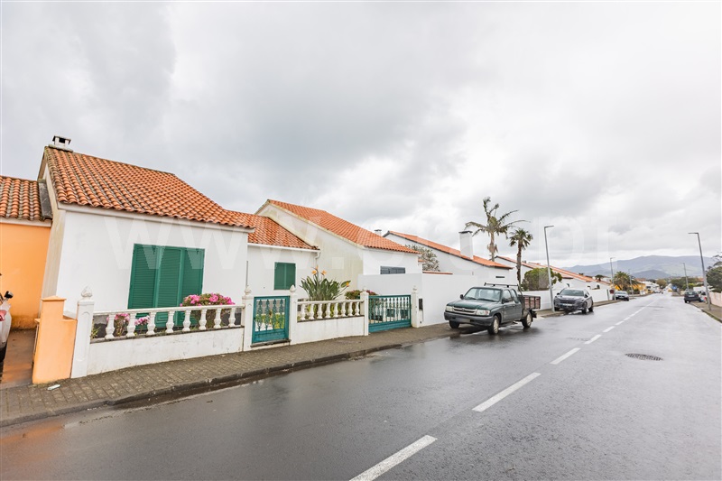 Moradia T2 / Ribeira Grande, Pico da Pedra