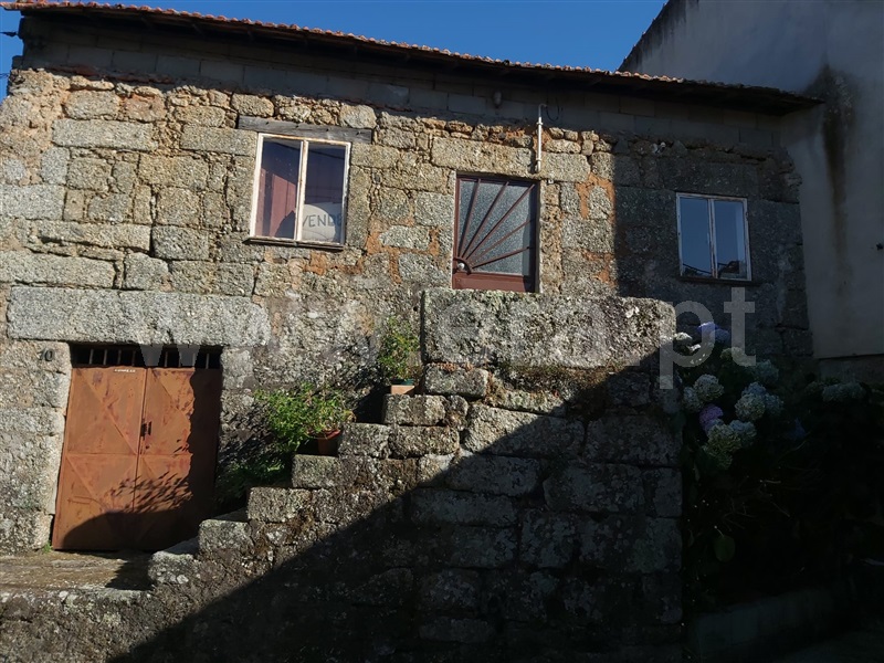 Moradia T2 / Santa Comba Dão, Rojão Grande