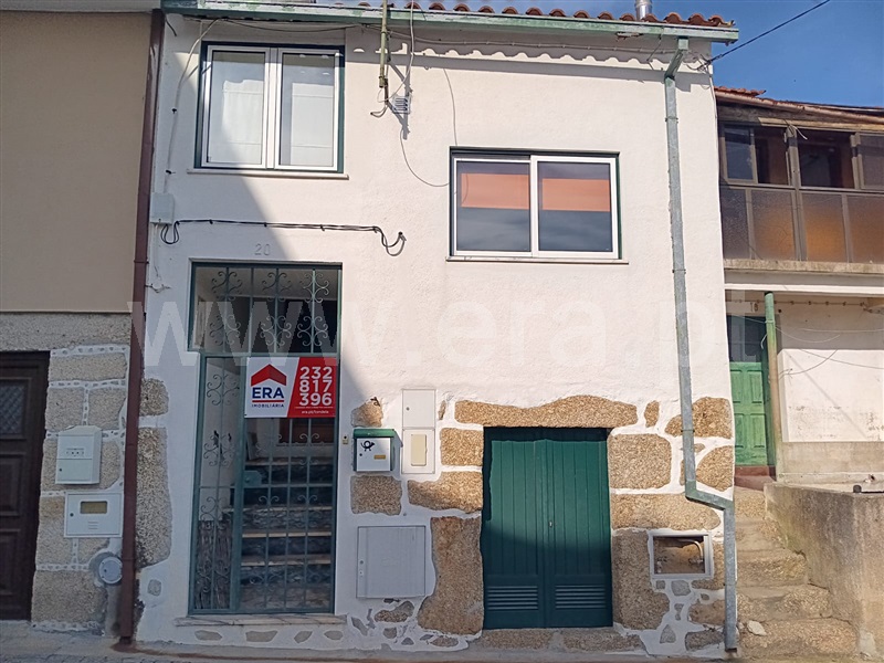 Moradia T2 / Santa Comba Dão, Santa Comba Dão e Couto do Mosteiro