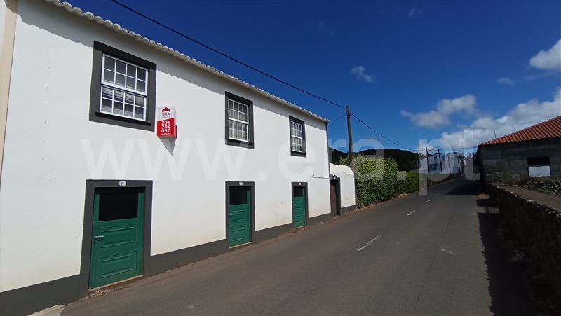 Moradia T2 / Santa Cruz da Graciosa, Guadalupe
