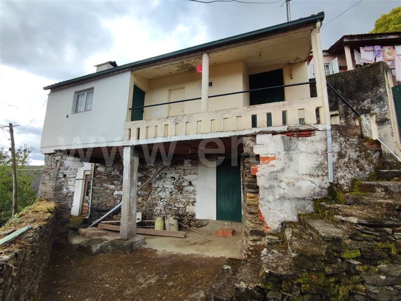 Moradia T2 / Santa Marta de Penaguião, Lobrigos (São Miguel e São João Baptista) e Sanhoane