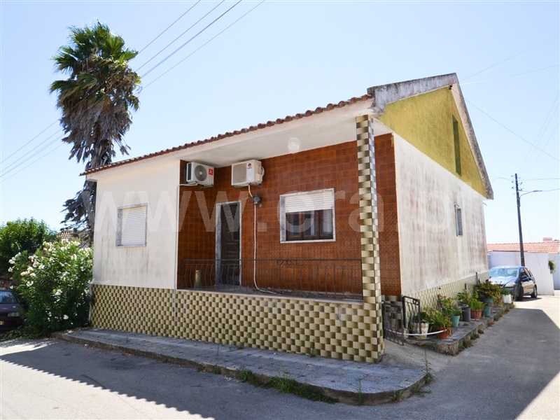 Moradia T2 em Joaninho, €160.000