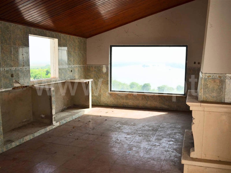 Moradia T2 à venda em Ribeira Santarém, Santarém — foto 2