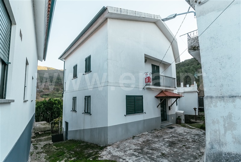 Moradia T2 / Seia, Valezim