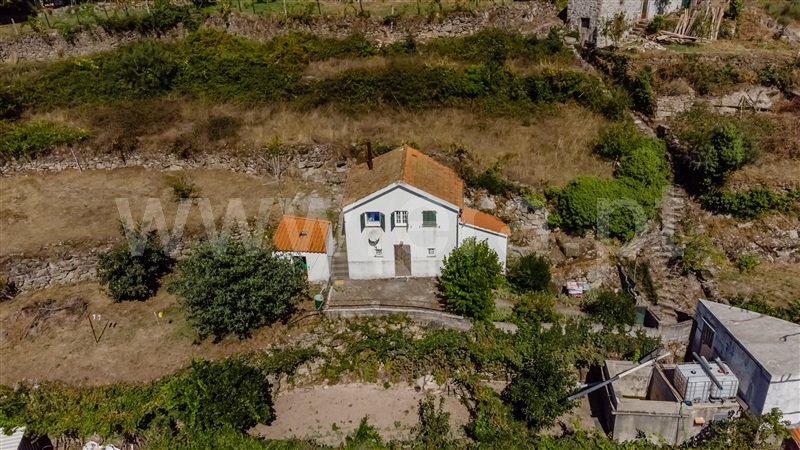 Moradia T2 / Seia, Valezim