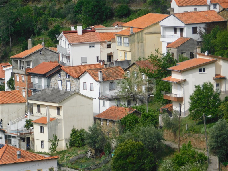 Moradia T2 / Seia, Vide e Cabeça