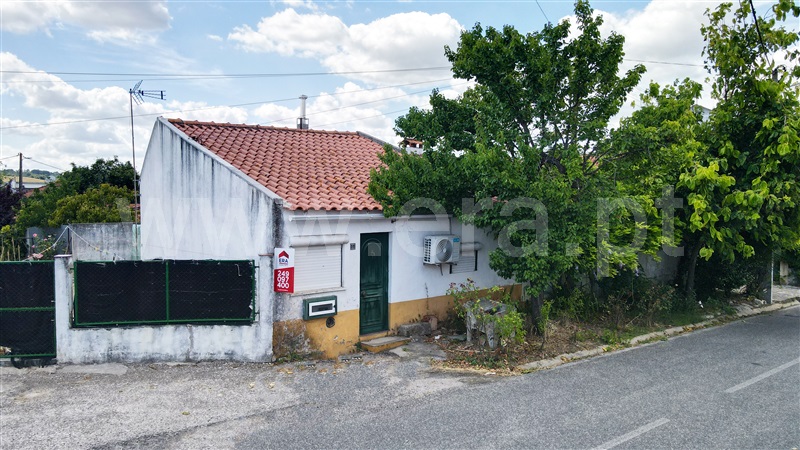 Moradia T2 / Torres Novas, Olaia e Paço