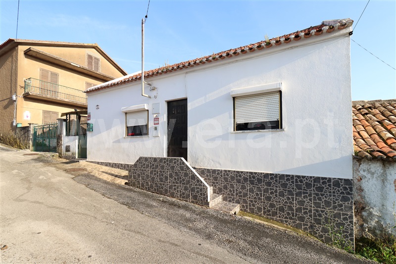 Moradia T2 / Torres Vedras, Carvoeira e Carmões