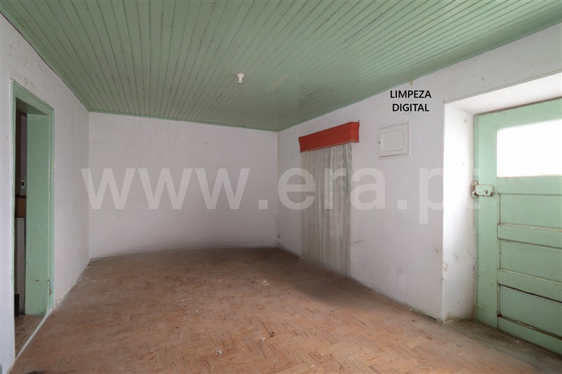 Moradia T2 com Quintal Torres Vedras, São Pedro da Cadeira - 1469559 - 2