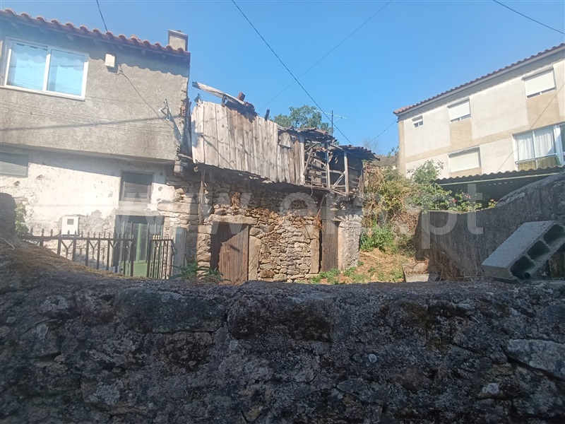 Moradia T2 / Valpaços, Sonim e Barreiros