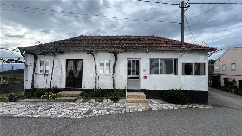 Moradia T2 / Vila Real, Mouçós e Lamares