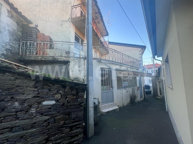 Moradia T2 à venda em Nogueira e Ermida, Vila Real — foto 3