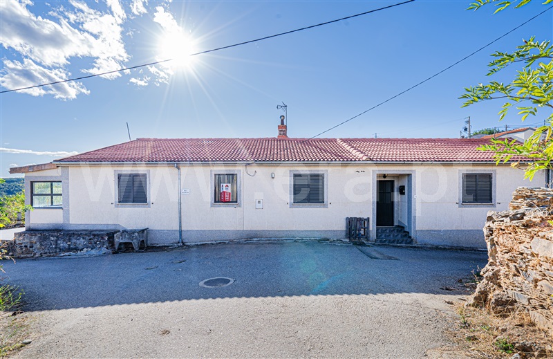 Moradia T2 / Vinhais, Edrosa