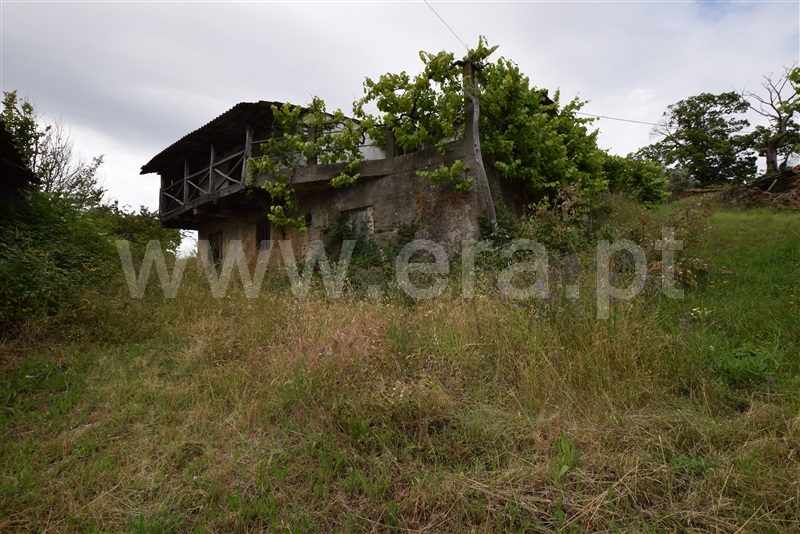 Moradia T2 / Vinhais, Soeira, Fresulfe e Mofreita