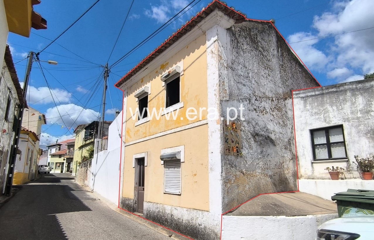 Moradia T3 / Abrantes, Amoreira