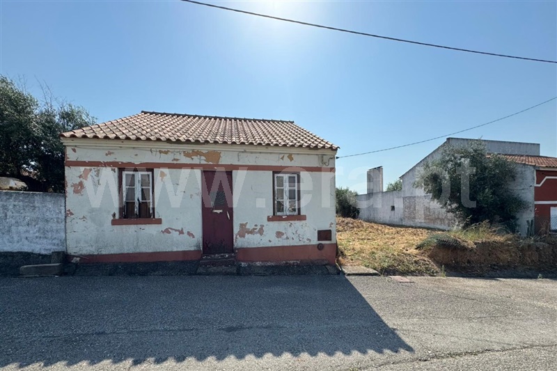 Moradia T3 / Abrantes, Barrada