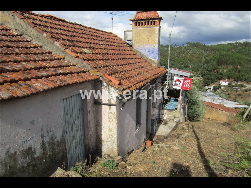 Moradia T3 em Carvalhal, €48.000