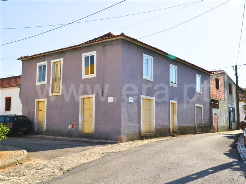 Moradia T3 / Alcanena, Malhou