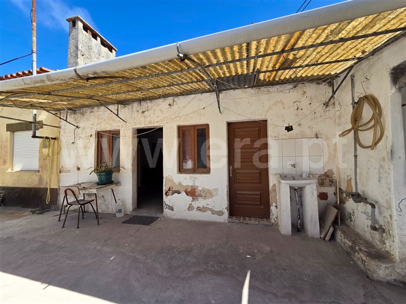 Moradia T3 à venda em Pataias e Martingança, €63.000